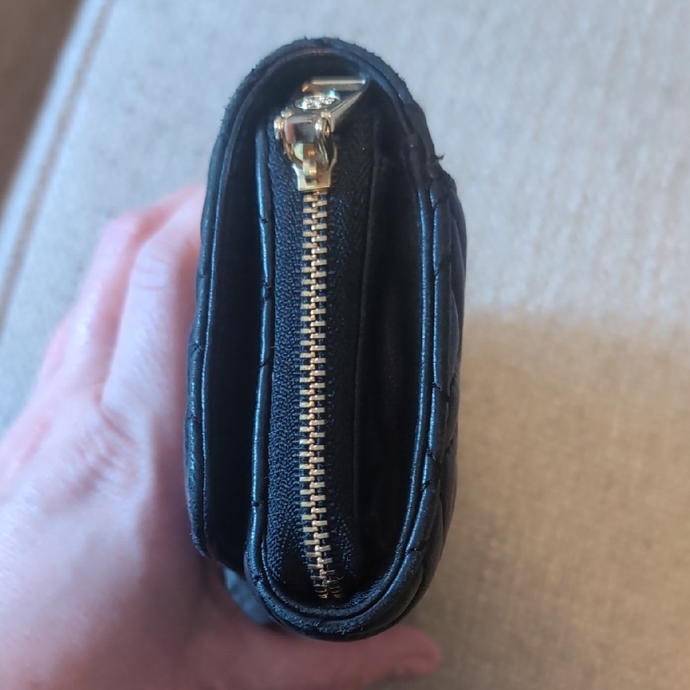 Tory Burch Black Quilted Wristlet - Picture 7 of 8